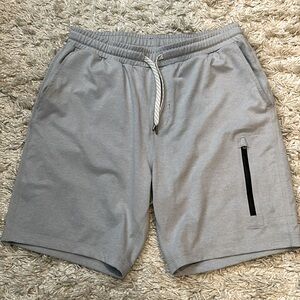 Vuori men’s Sunday performance shorts - platinum Heather, like new!